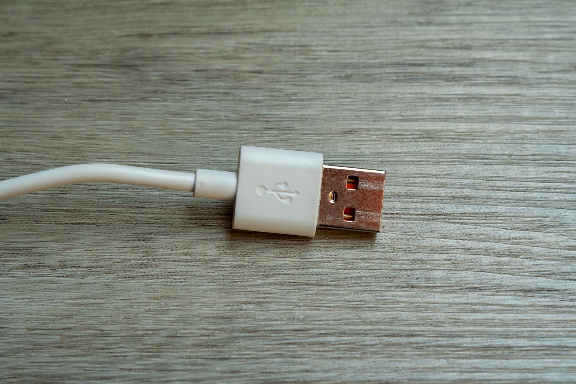 USB充電式のポータブル冷却デバイス